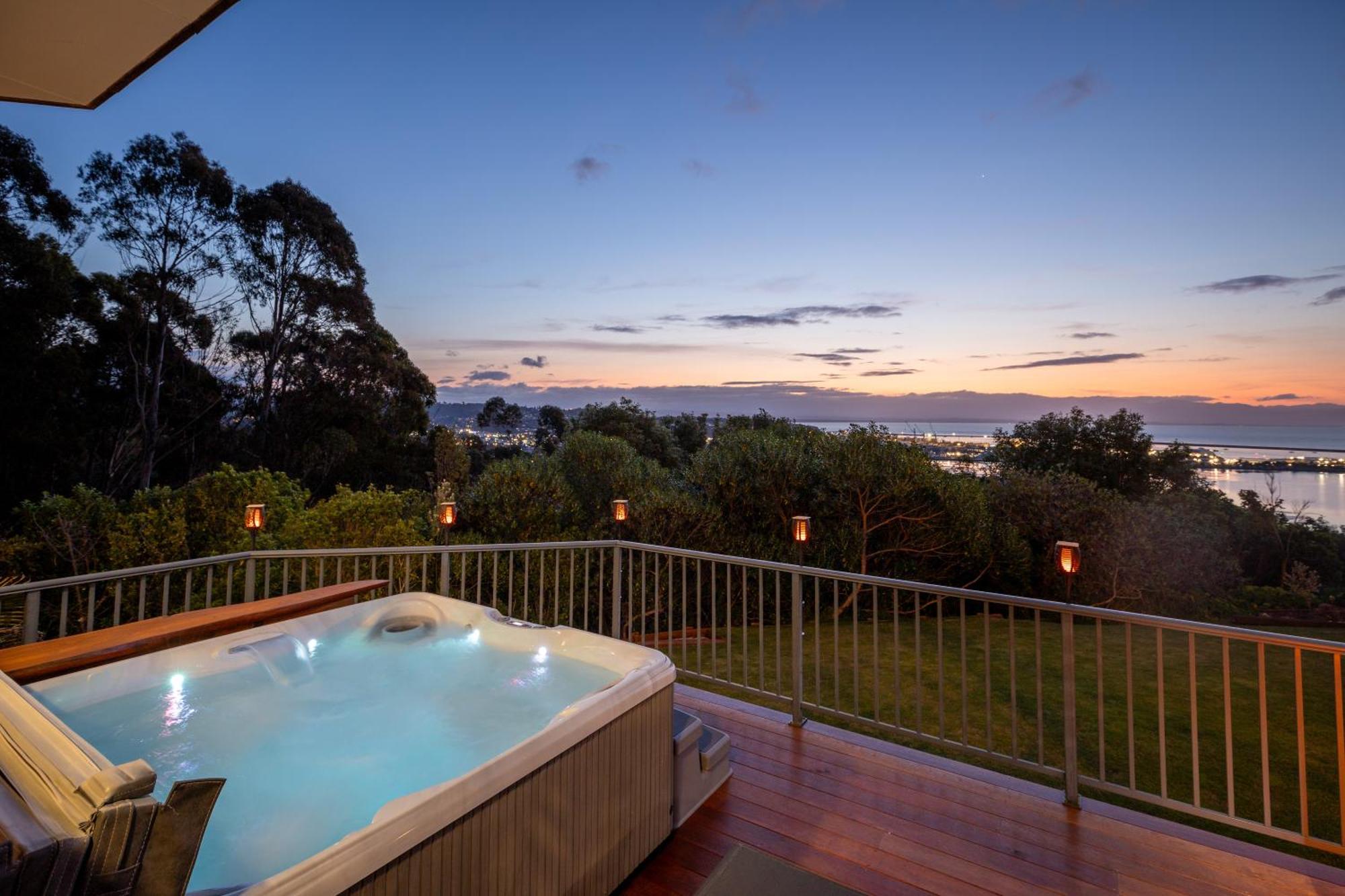 Twin Peaks Luxury Sea View Villa Нельсон Экстерьер фото